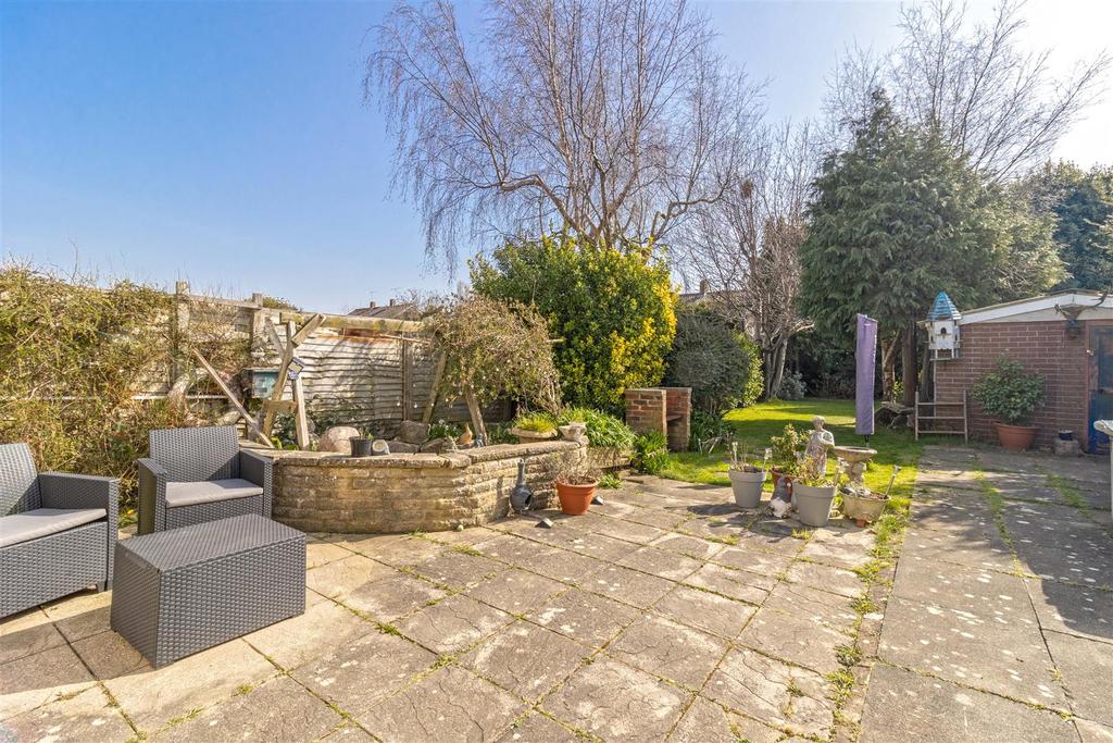 Palatine Road, GoringBySea, Worthing 2 bed semidetached bungalow £