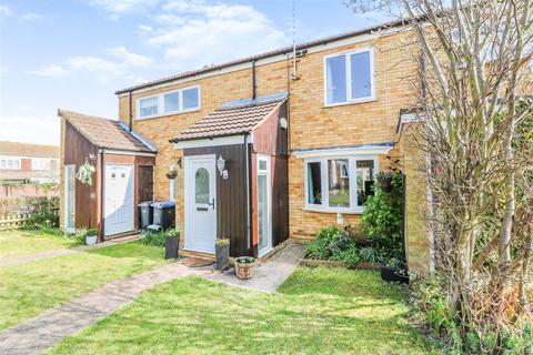 35 Peacocks, Harlow, CM19 5NY