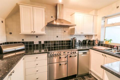 35 Peacocks, Harlow, CM19 5NY