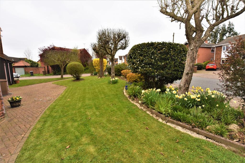 Coburg Place, South Woodham Ferrers 3 bed semidetached house £370,000