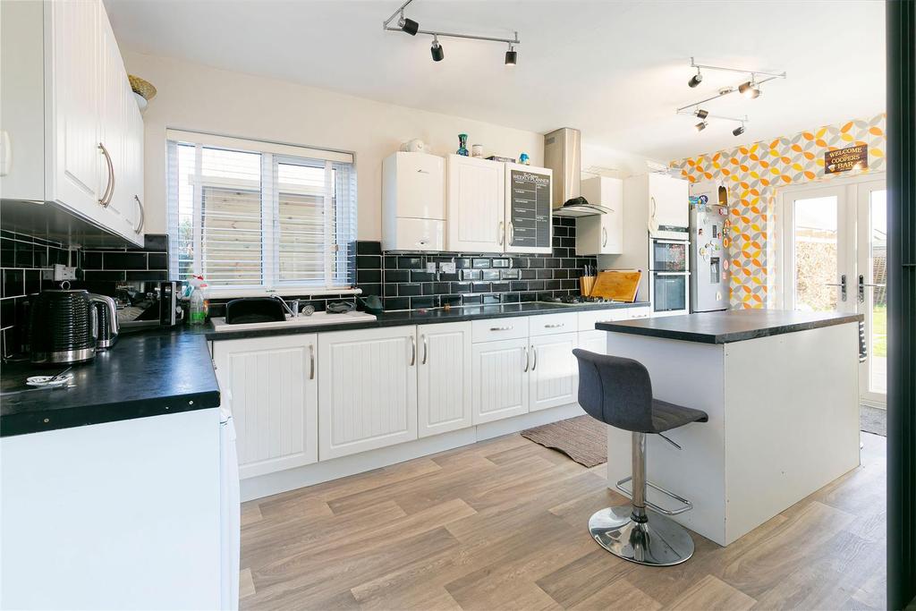 Sherbuttgate Drive, Pocklington 3 bed semidetached house £255,000