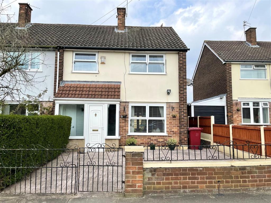 Montgomery Road, Huyton, Liverpool 3 bed end of terrace house £145,000