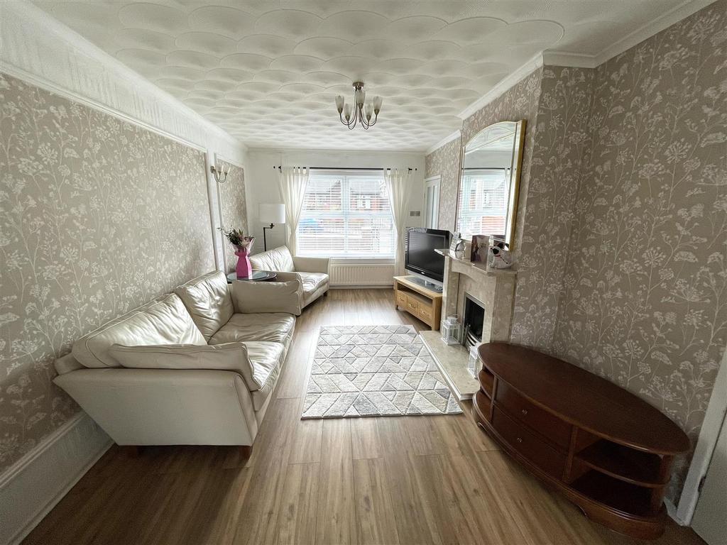 Montgomery Road, Huyton, Liverpool 3 bed end of terrace house £145,000