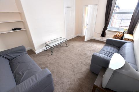 4 bedroom flat to rent, Kelvin Grove, Sandyford, Newcastle Upon Tyne