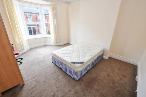 4 bedroom flat to rent, Kelvin Grove, Sandyford, Newcastle Upon Tyne