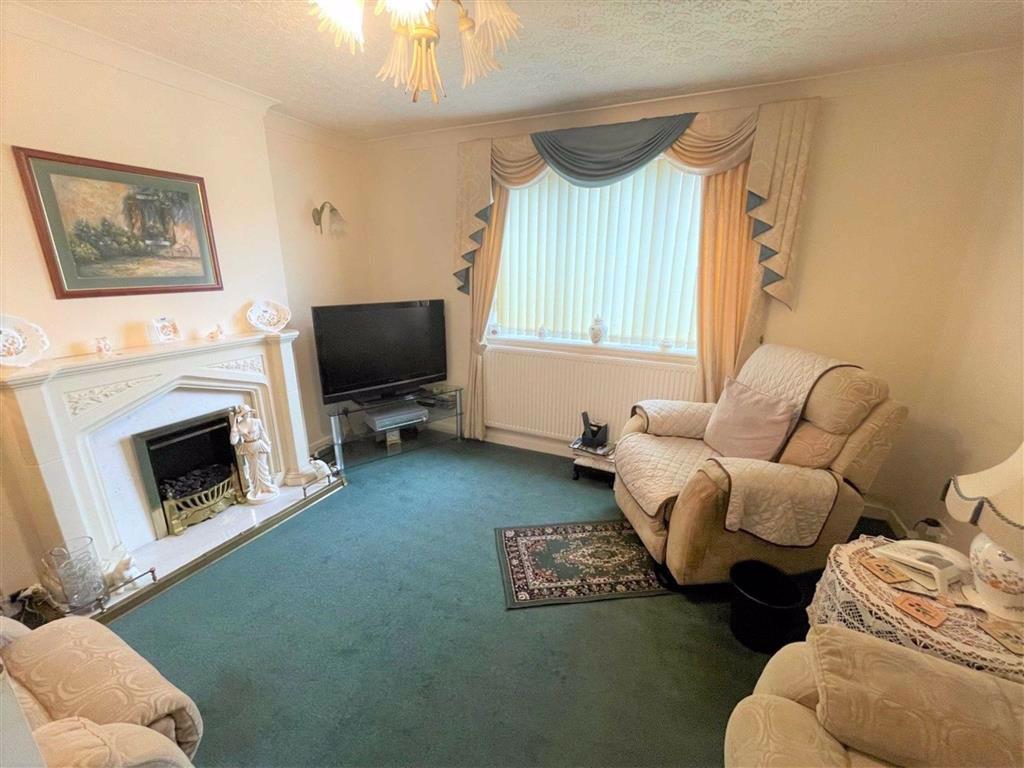 Rosedale Drive, Leigh 3 bed semidetached house £239,950