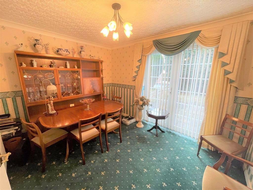 Rosedale Drive, Leigh 3 bed semidetached house £239,950