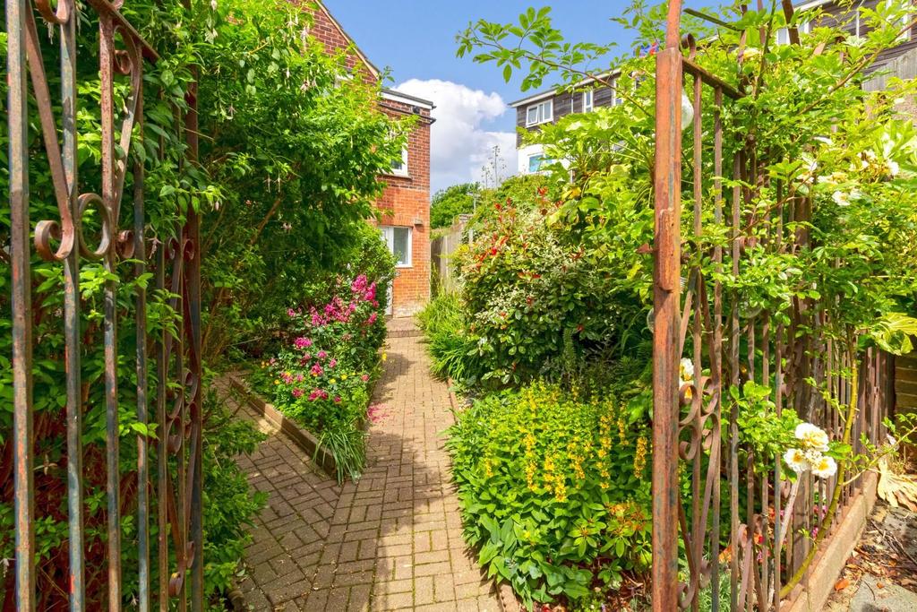 Southdown Avenue, Portslade, Brighton 1 bed apartment for sale £250,000