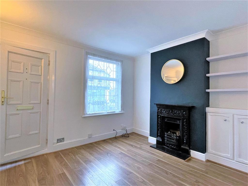 Chatterton Road, Bromley, BR2 2 bed terraced house £1,450 pcm (£335 pw)