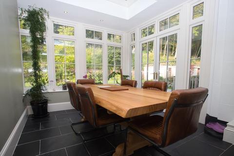 4, Kearsney Court Alkham Road, Temple Ewell, Dover, CT16 3EB