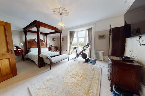 4, Kearsney Court Alkham Road, Temple Ewell, Dover, CT16 3EB