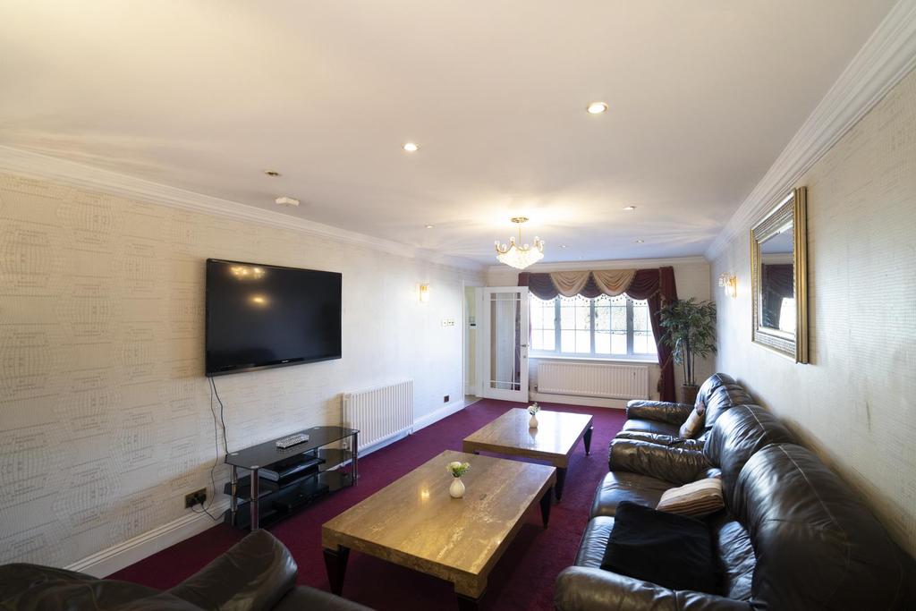 Living room/ dining room