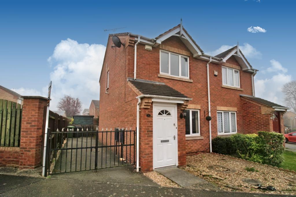 Katrine Close, Nuneaton 2 bed semidetached house £750 pcm (£173 pw)