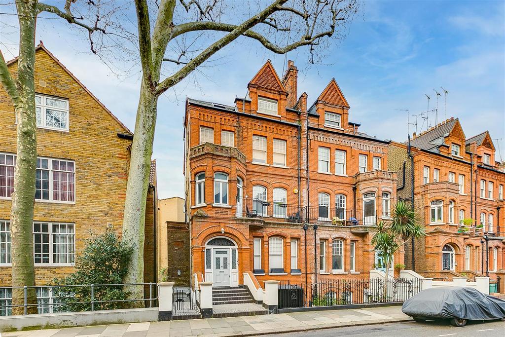 Mornington Avenue, London, W14 2 bed flat £1,900 pcm (£438 pw)