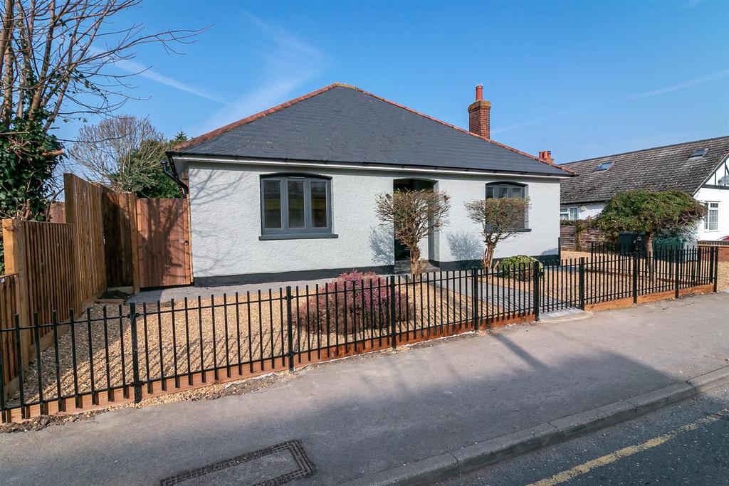 House Lane, Arlesey 3 bed detached bungalow £450,000