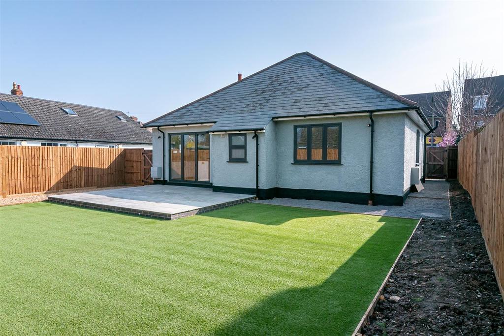 41 House Lane Arlesey Externals-5.jpg