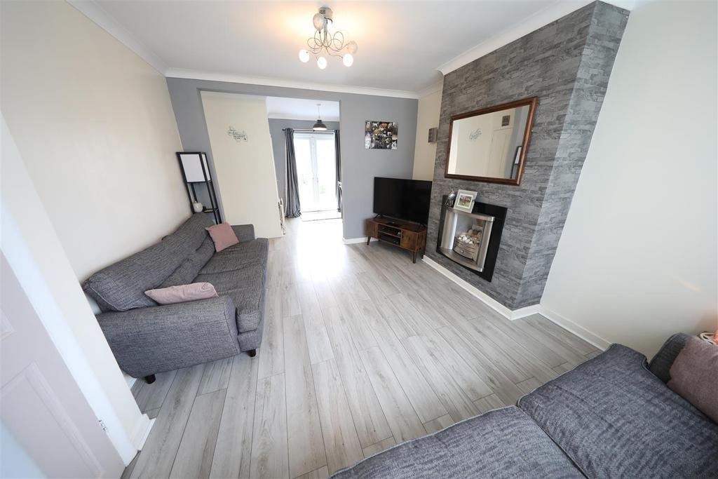 Oldstead Avenue, Hull 2 bed end of terrace house £120,000
