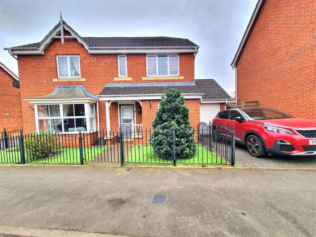 Lilleburne Drive, The Shires, Nuneaton 4 bed detached house £350,000