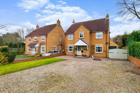 4 bedroom detached house for sale - Queens Mead, Lund, Driffield
