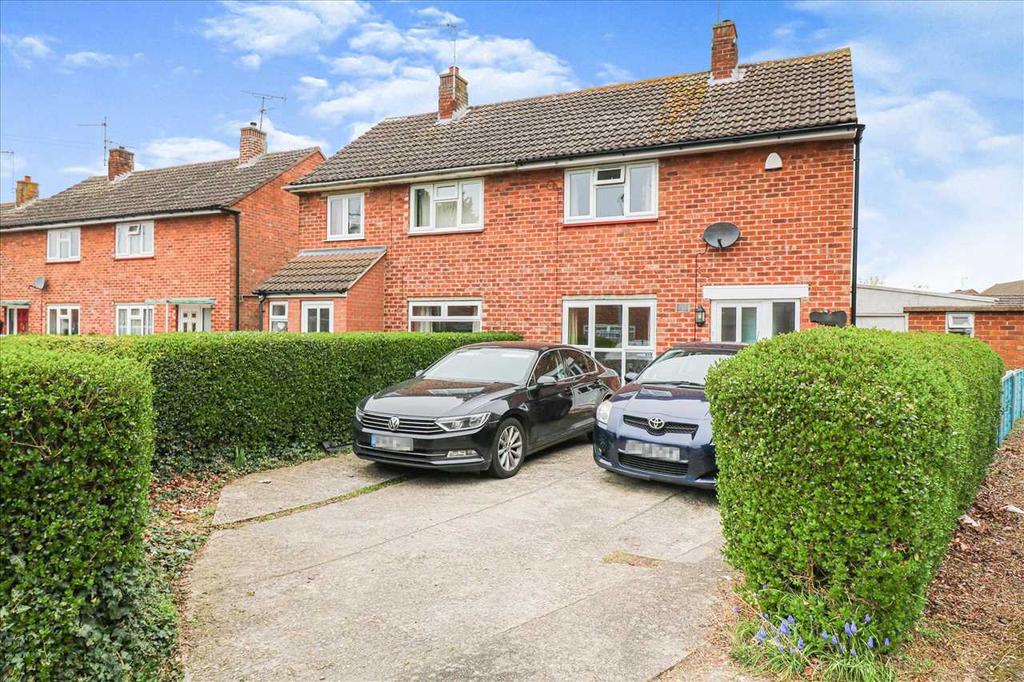 Larchwood Crescent, Lincoln 2 bed semidetached house £150,000
