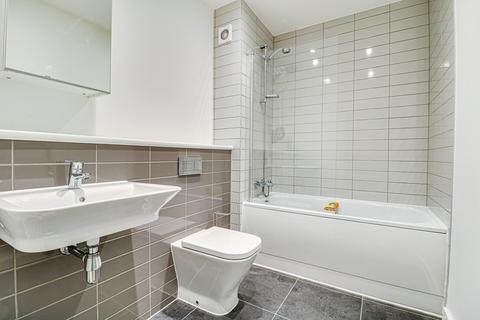 4 Brookside Crescent, Westcliff-on-sea, SS0 0EL