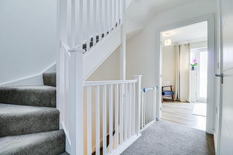 4 Brookside Crescent, Westcliff-on-sea, SS0 0EL