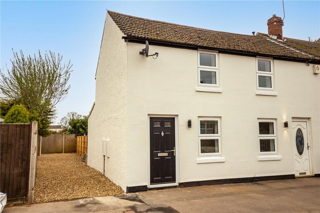 Front Street, Slip End, Luton... 2 bed end of terrace house £285,000