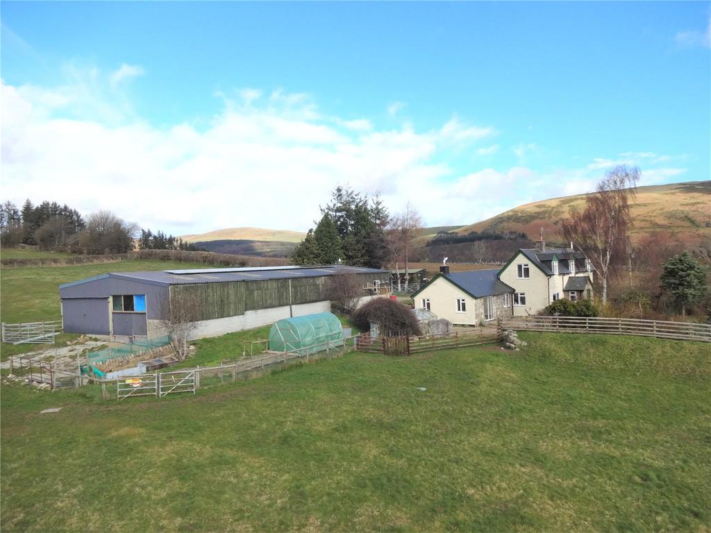 Cefn Coch, Llanrhaeadr Ym Mochnant, Powys, SY10 3 bed detached house for sale £500,000