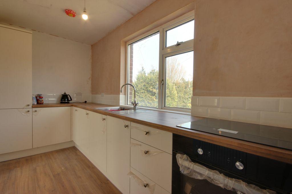 Coltman Avenue, Beverley HU17 0EU 3 bed semidetached house £200,000