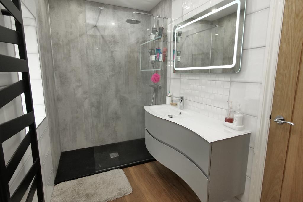 Master Ensuite