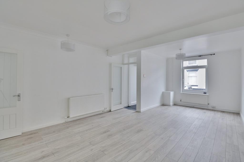 Toronto Road, Portsmouth 3 bed terraced house £240,000