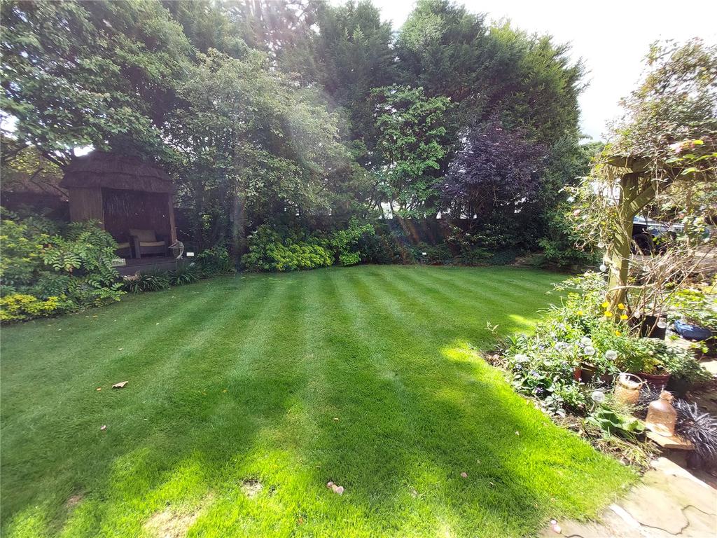 Lawn Gardens: