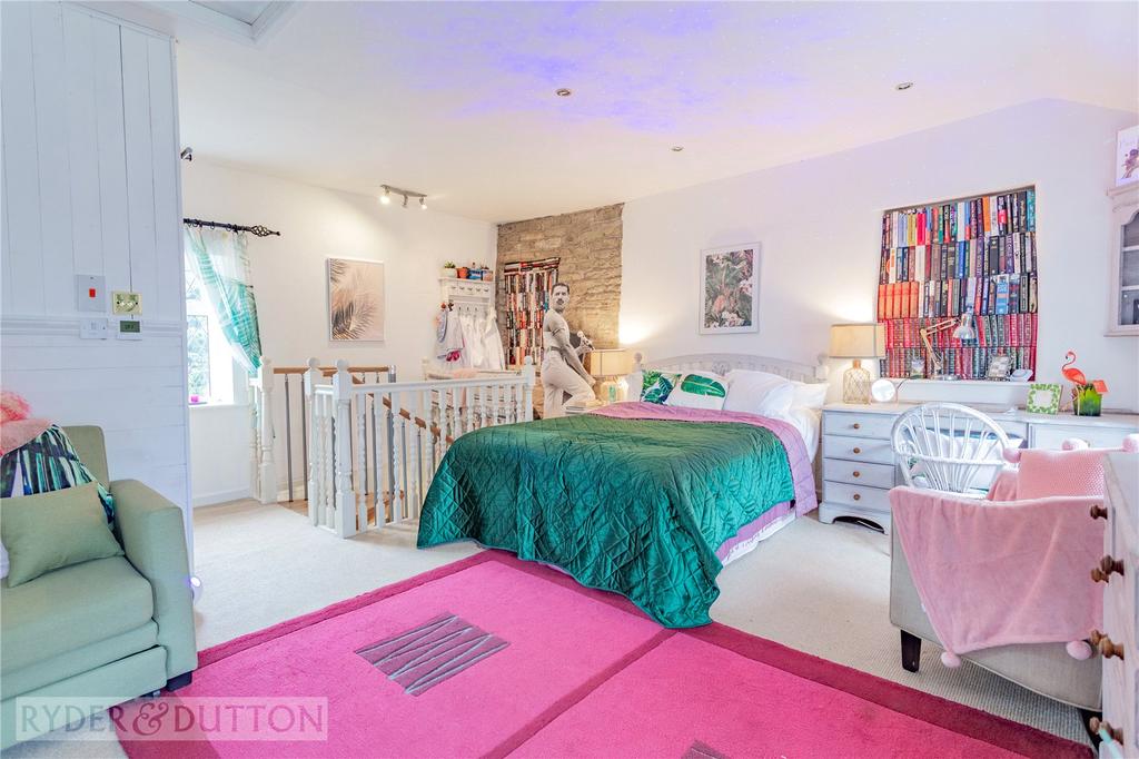 Cottage Bedroom: