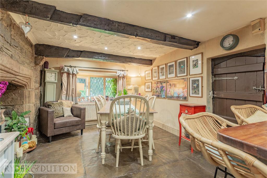 Dining Area: