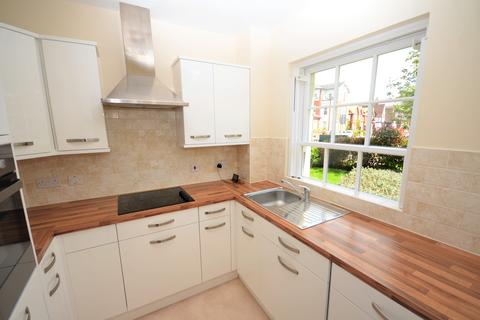 2 bedroom apartment for sale - Longbridge, Farnham, Surrey, GU9