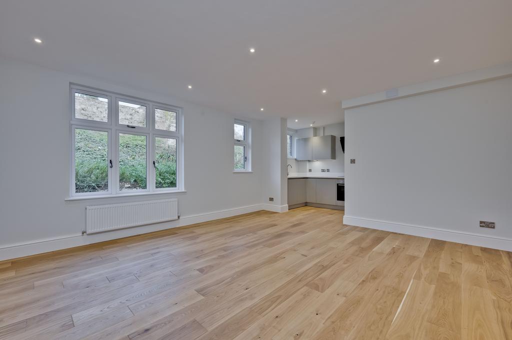 Castle Hill, Farnham, Surrey, GU9 1 bed apartment £395,000