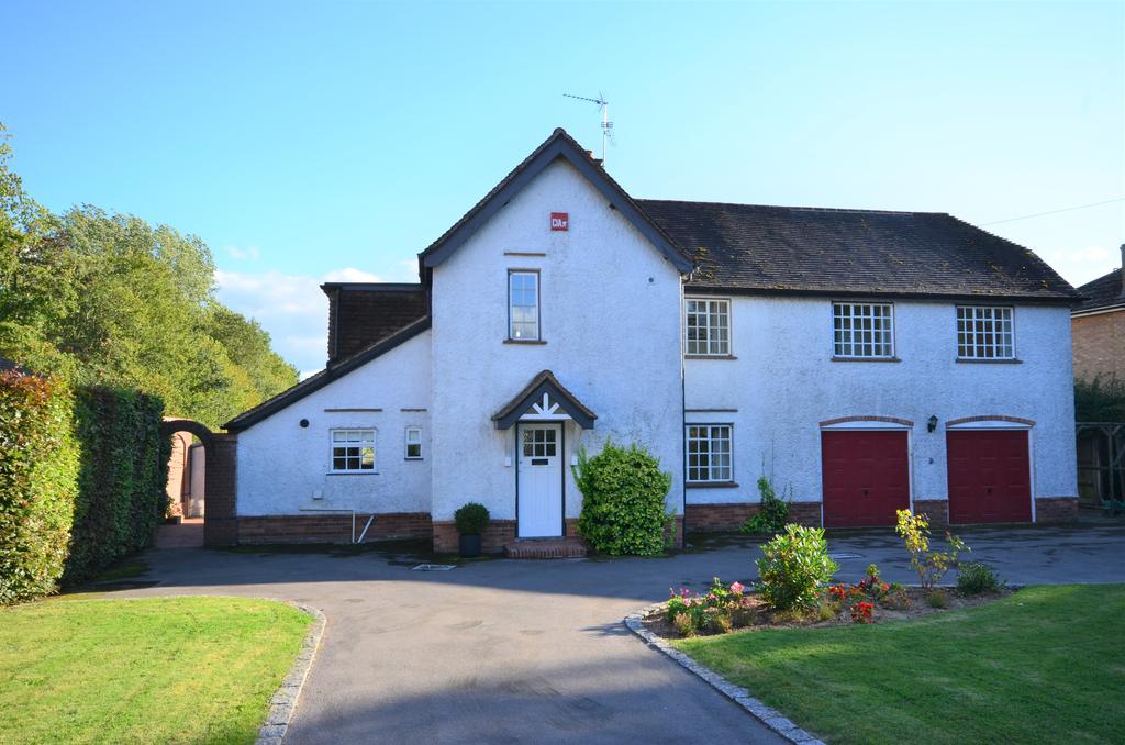 Bentley, Farnham, Surrey, GU10 5 bed detached house £900,000