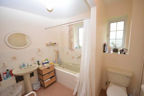 2 bedroom apartment for sale - Trafalgar Court, Farnham, Surrey, GU9