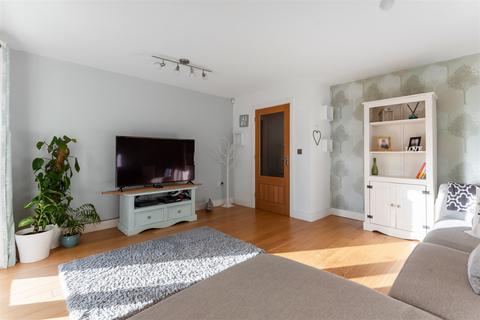 6 Deans Close, Fontwell, Arundel, BN18 0SJ