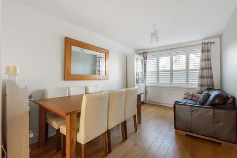 6 Deans Close, Fontwell, Arundel, BN18 0SJ