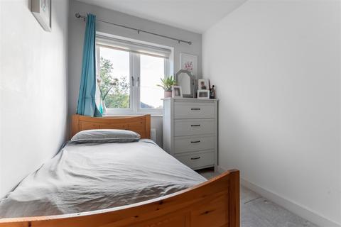 6 Deans Close, Fontwell, Arundel, BN18 0SJ