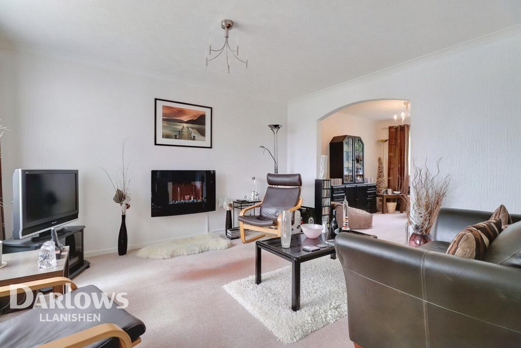 Camelot Way, Cardiff 3 bed semidetached house for sale £270,000