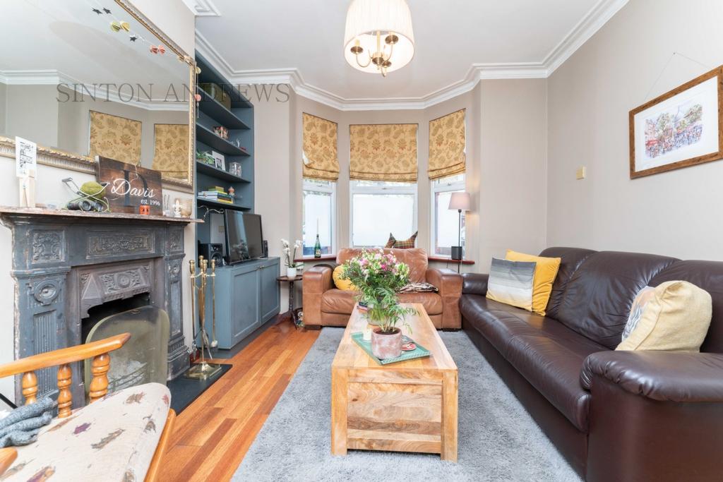 Hessel Road, Ealing, W13 3 bed house £2,450 pcm (£565 pw)