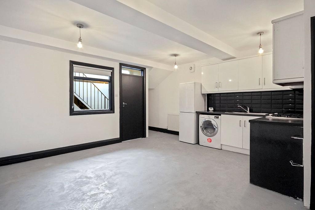 Apartment in London, Lower Clapton, Hackney - View 2