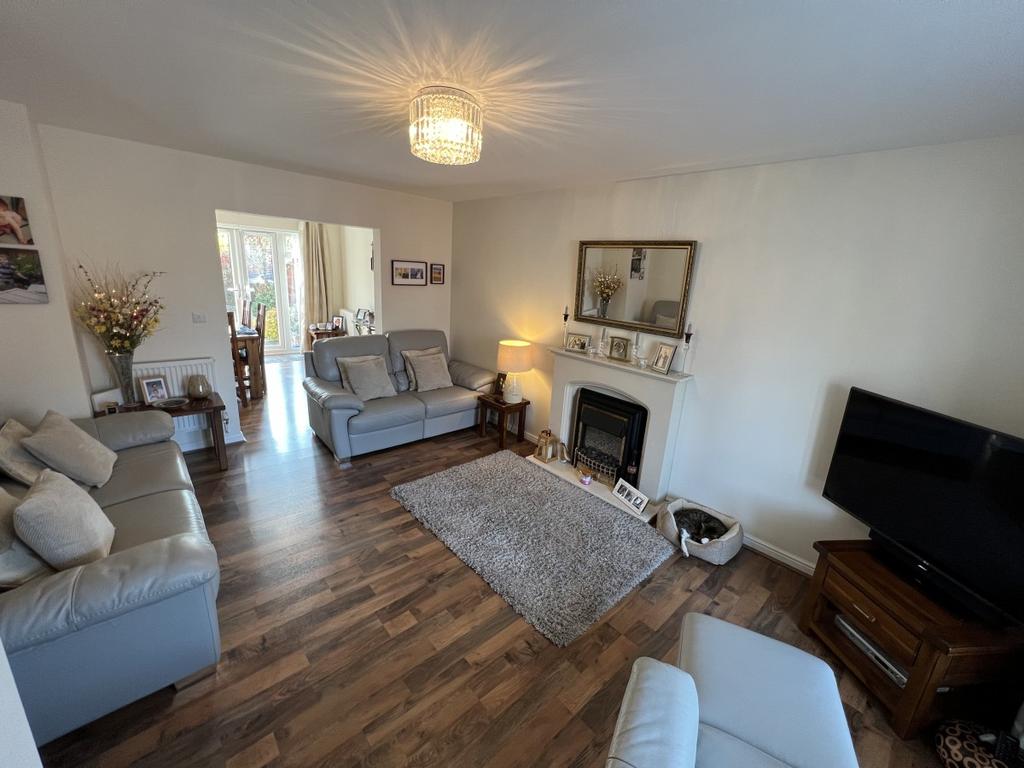 Worcester Court Tonyrefail Tonyrefail 3 bed detached house £289,950