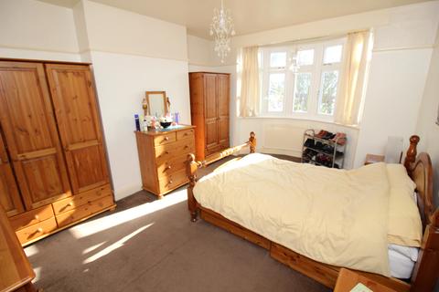6 Grandison Road, Worcester Park, KT4 8LU