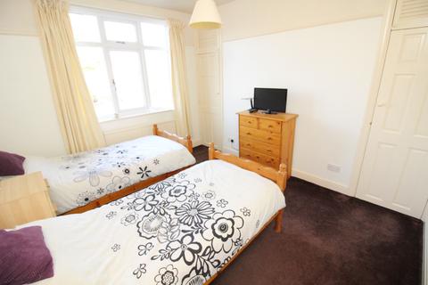 6 Grandison Road, Worcester Park, KT4 8LU