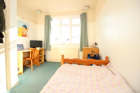 6 Grandison Road, Worcester Park, KT4 8LU