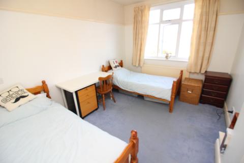 6 Grandison Road, Worcester Park, KT4 8LU