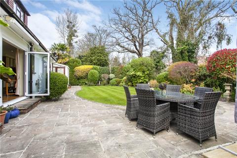 24 Alderside Walk, Englefield Green, Egham, TW20 0LY